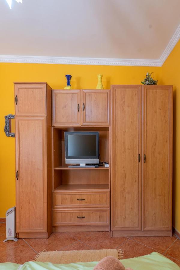 Gal Apartmanhaz Harkány Buitenkant foto