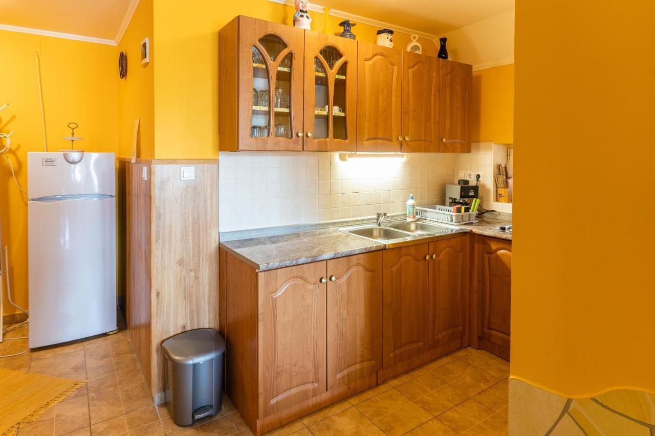 Gal Apartmanhaz Harkány Buitenkant foto