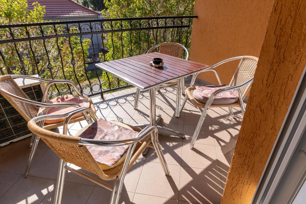 Gal Apartmanhaz Harkány Buitenkant foto