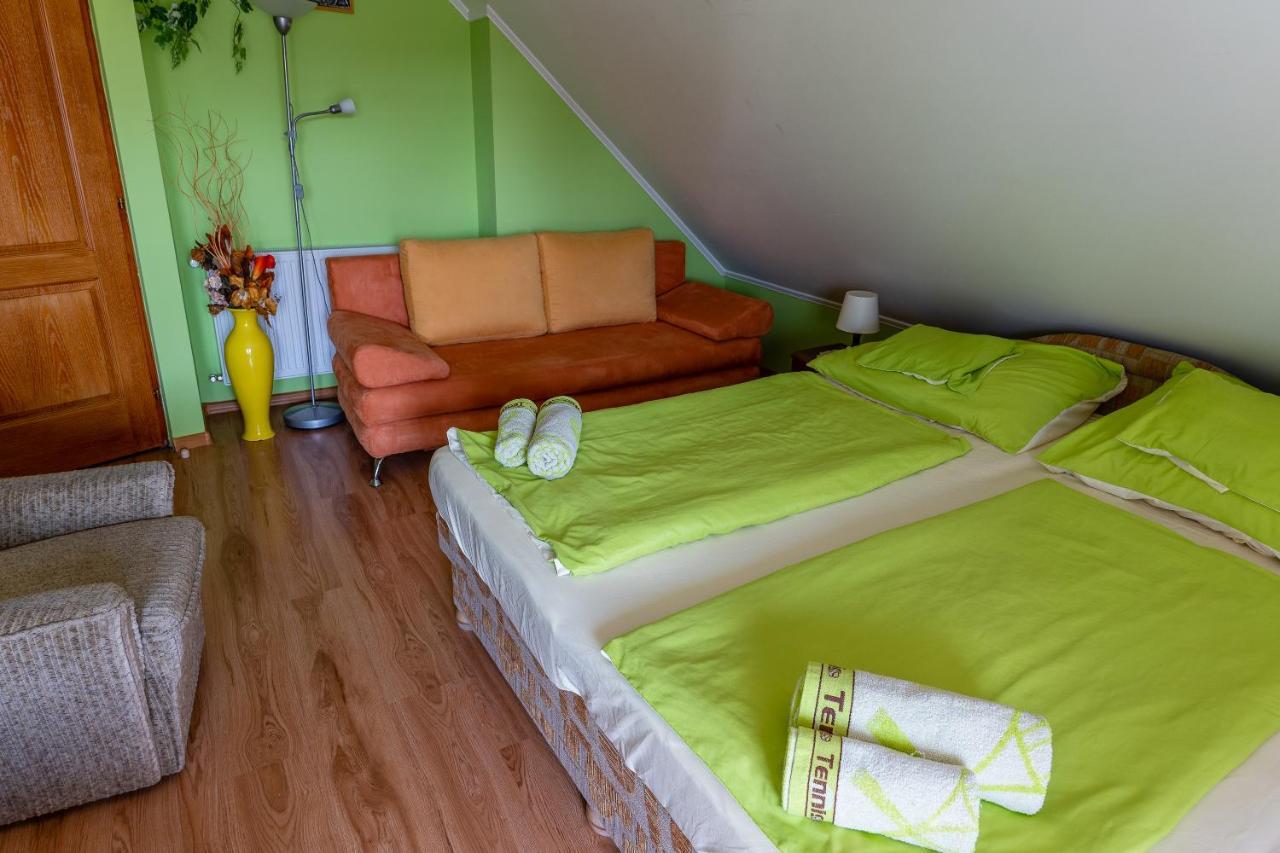 Gal Apartmanhaz Harkány Buitenkant foto