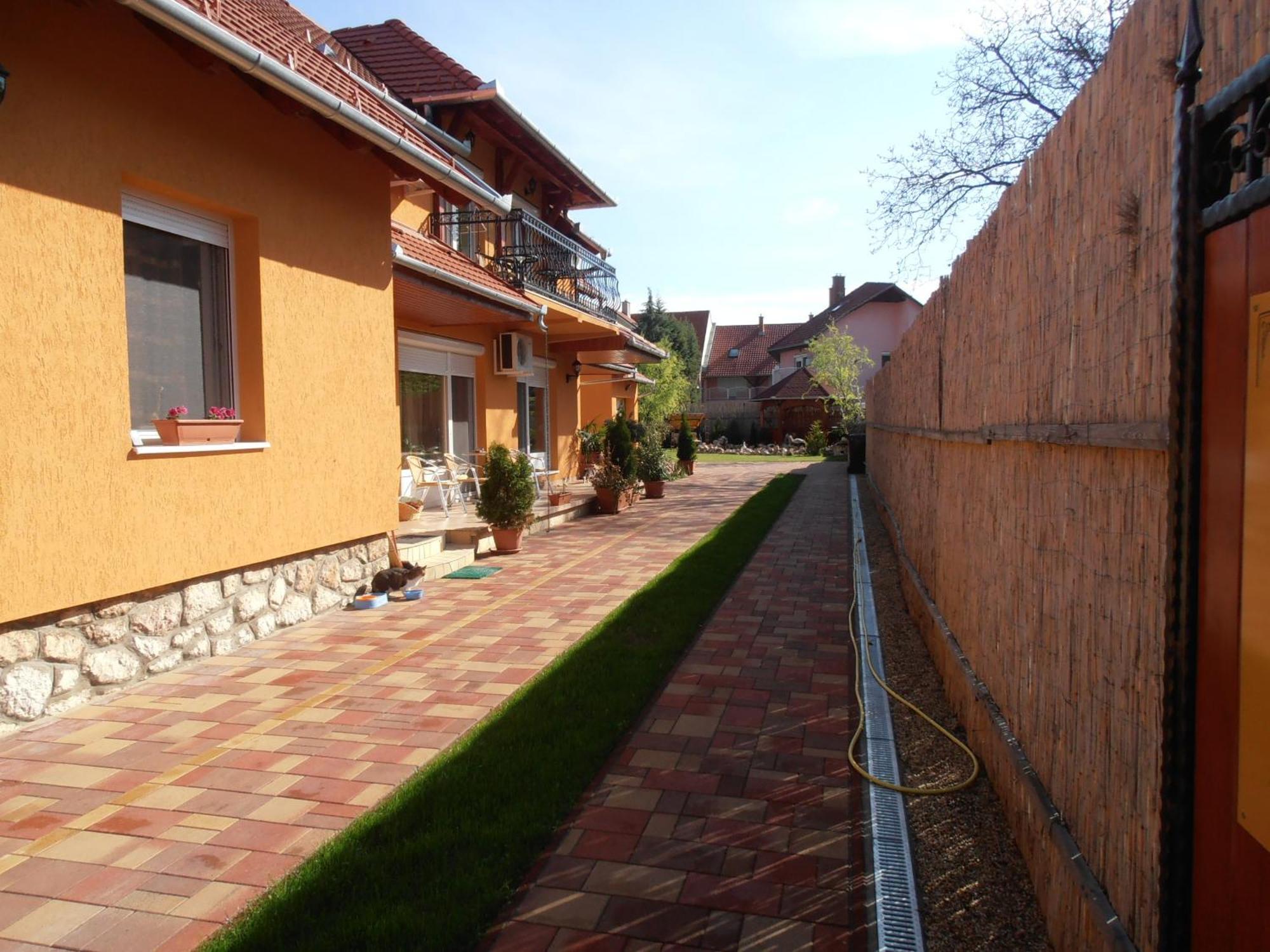 Gal Apartmanhaz Harkány Buitenkant foto