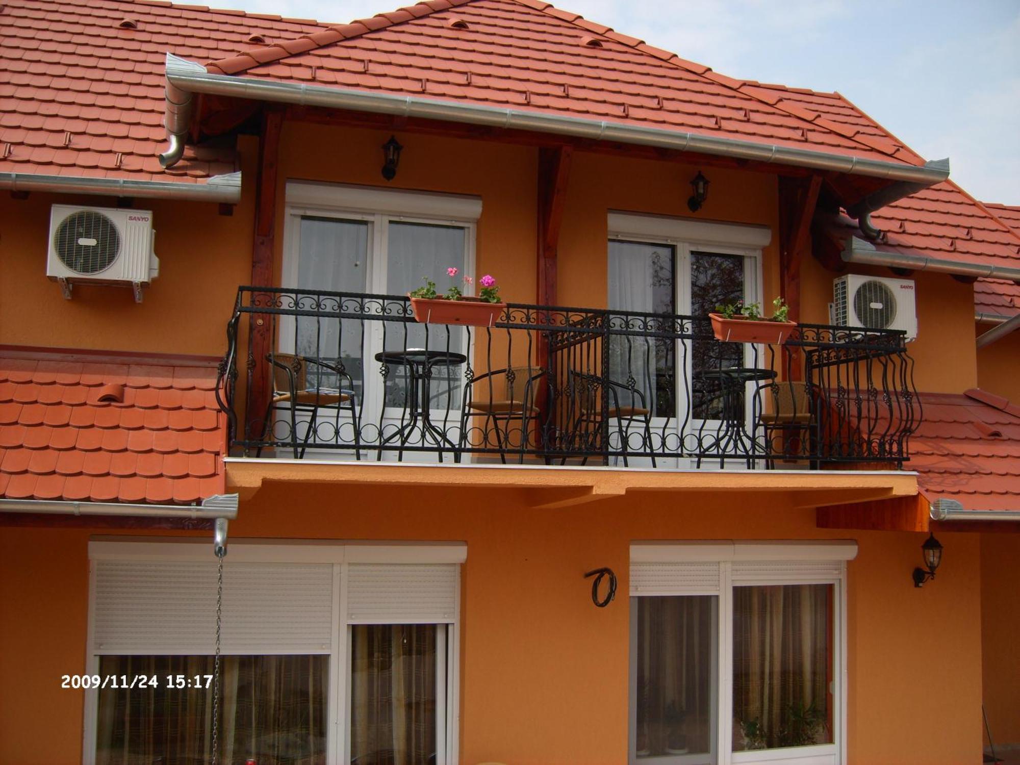Gal Apartmanhaz Harkány Buitenkant foto