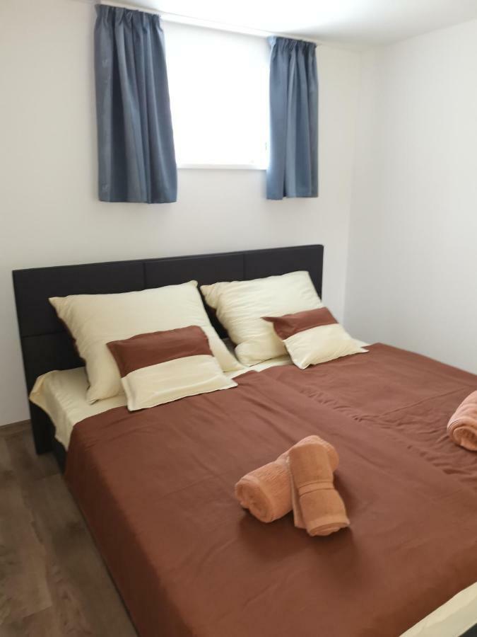 Gal Apartmanhaz Harkány Buitenkant foto