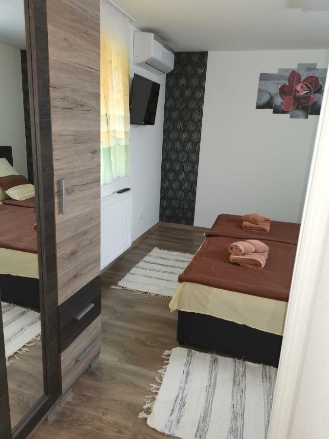 Gal Apartmanhaz Harkány Buitenkant foto