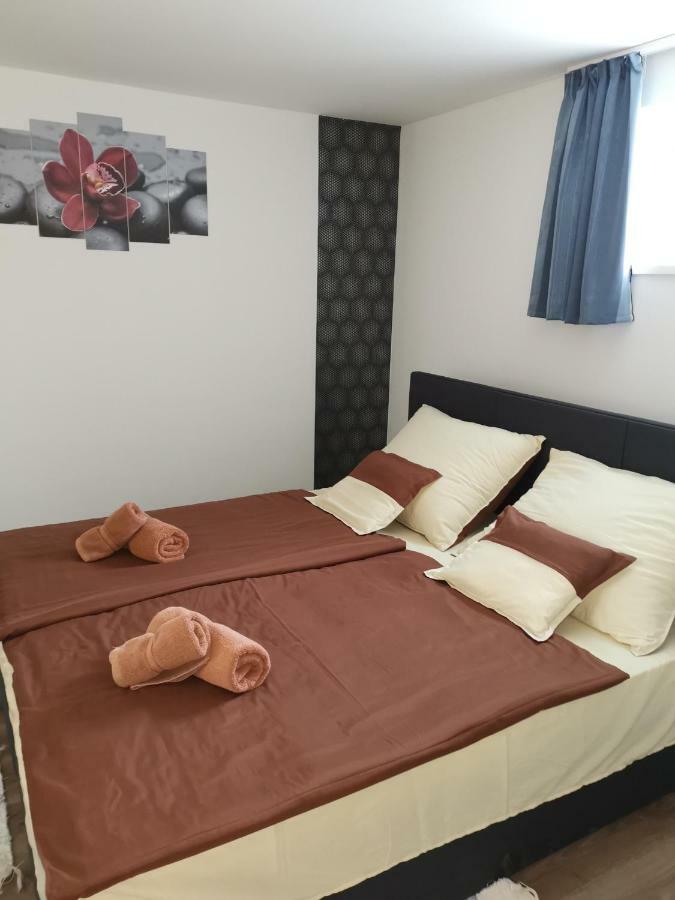 Gal Apartmanhaz Harkány Buitenkant foto
