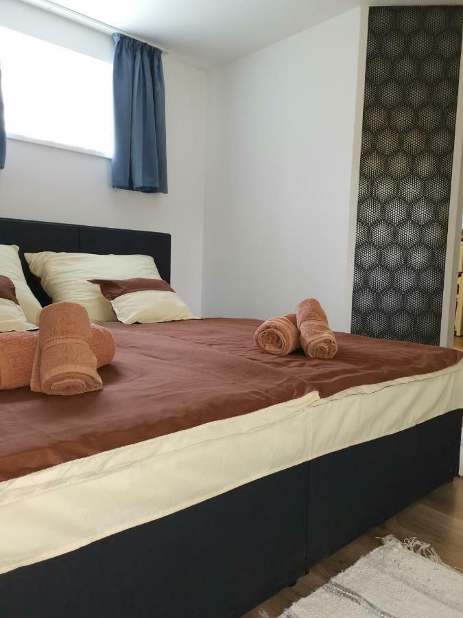 Gal Apartmanhaz Harkány Buitenkant foto