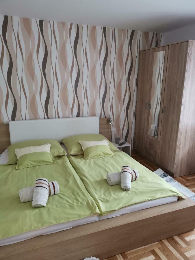 Gal Apartmanhaz Harkány Buitenkant foto